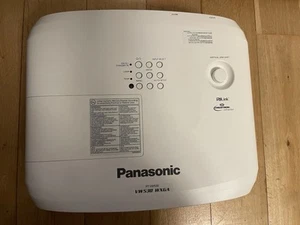 Panasonic PT-VW530 WXGA LCD Projektor - Bild 1 von 3