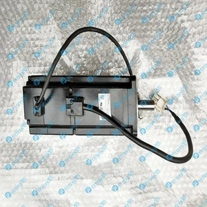 UNO Servomotor Omron R88M-W75030H-B Usado - Imagen 1 de 2