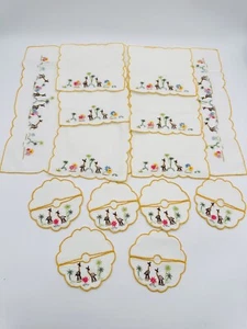 Vintage Madeira Embroidered Giraffe Cocktail Napkins Glass Slippers Set - Picture 1 of 10