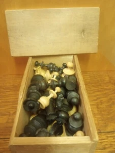 Antiguo Juego de Ajedrez Regencia Francesa con Tapa Deslizante Madera Original Caja King=75 mm - Imagen 1 de 4