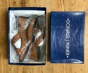 NUEVO EN CAJA - DONALD J PLINER Sandalias de cuero Nubuck - Para mujer Talla 7 1/2 - Imagen 1 de 7