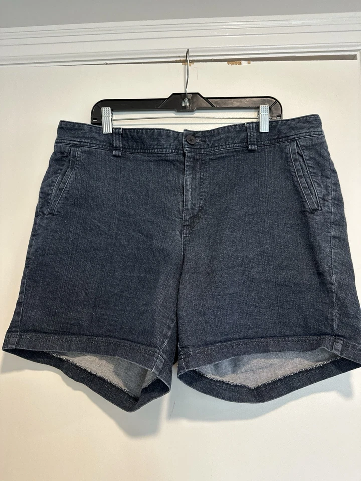 Dockers Women’s Sz: 18W Dark Wash Flat Front Chino Shorts. Slash Pockets. - Image 1 of 4