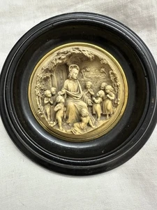 Circa 1930. SUPERB CARVED MEERSCHAUM CATHOLIC SCENE ROUND PLAQUE - Picture 1 of 7