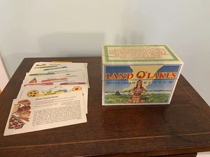 Caja de recetas de lata de mantequilla Land O' Lakes de colección con tarjetas de recetas publicitarias - Imagen 1 de 6