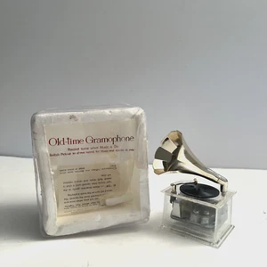 Vintage Sankyo Japan Gramophone Music Box Plays Raindrops Falling on Head Works! - Picture 1 of 9