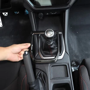 Cubierta de ajuste de marco de perno de cambio de engranajes interior de fibra de carbono para Subaru WRX 22-24 - Imagen 1 de 13