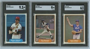 1982 Fleer 3 Card Lot All SGC Graded Inc. #545 Adams, #544 Zachry, #534 Miller - Foto 1 di 2
