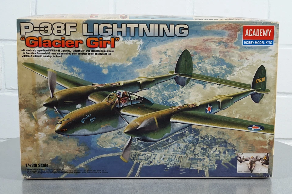 Academy P-38F Lightning "Glacier Girl" 1:48 aereo da combattimento model kit ... - Immagine 1 di 4