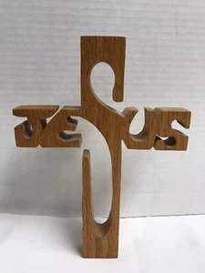 Escultura de cruz de 8" hecha a mano de madera gruesa recortada de Jesús - Imagen 1 de 8