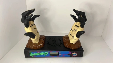Vintage 1996 Goosebumps Talking Alarm Clock Tested works R.L Stine Cover