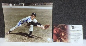 Original Gene Woodling New York Yankees GLOBAL AUTHENTICATION Signed Photo - Picture 1 of 5