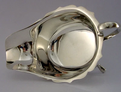 JARRA DE BARCO SALSA PLATA ESTERLINA INGLESA 114g 1945 Art Deco antigua Foto 1 de 4