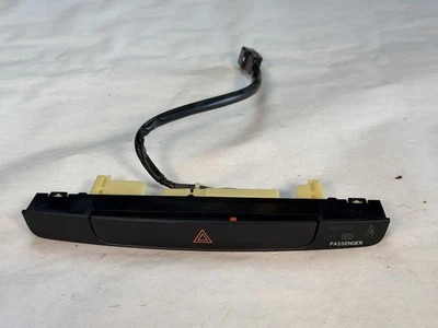 Botón interruptor peligro tablero central Toyota Highlander 2008-2012 84010-0E050 Foto 1 de 4