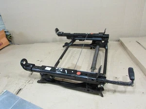 Range Rover P38 Sitzschiene rechts vorne Sitzhalterung Halterung Basis manuell - Bild 1 von 8