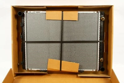 Новый Mercedes-Benz 1984-1985 190D 2.2 радиатор *2015001703 - Изображение 1 из 2