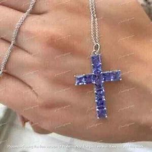 Collares colgantes cruz tanzanita azul corte princesa 2 quilates acabado oro blanco 14 k - Imagen 1 de 3