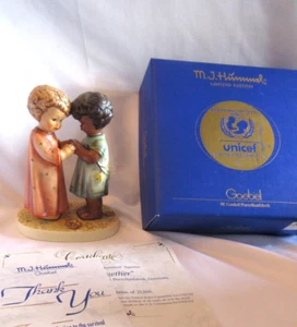 Hummel Goebel Unicef FRIENDS TOGETHER 662/I TMK7 SZ 4 1/8" Signed Scrobek VGUC - Picture 1 of 10