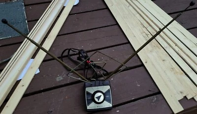 VTG Channel Master Auora 82 TV Antenna VHF/UHF Telescopic Atomic MCM Bunny Ears - Image 1 of 2