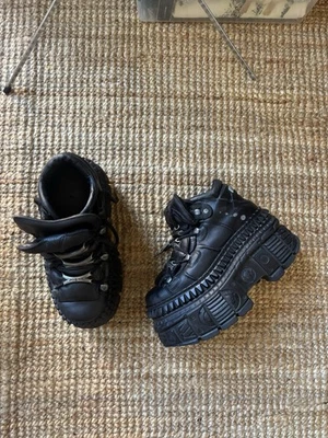 NEW ROCK M-WALL 106-S12 38/39 - Image 1 of 4