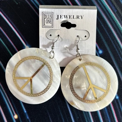 Pendientes colgantes naturales concha marina tono dorado signo de paz Foto 1 de 4
