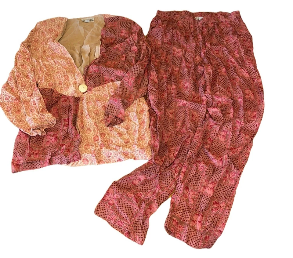 Conjunto de dos piezas estampado viscosa Acrobat para mujer M hecho en la India rojo y rosa Foto 1 de 4