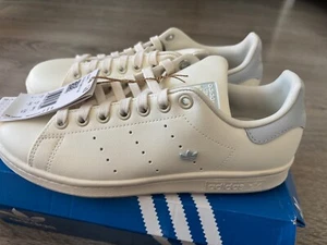 Nuevo en caja Adidas Originales Stan Smith Entrenadores de Cuero - Tallas UK 5.5 Blanco/Azul - Imagen 1 de 8