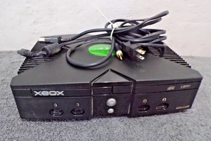 Microsoft Xbox Spielekonsole Schwarz mit Kabeln 13.09.2004 - Bild 1 von 4