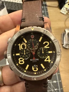 Nixon 48-20 CHRONO LEATHER A3631625 48mm Durchmesser Edelstahl Herrenuhr " - Bild 1 von 13