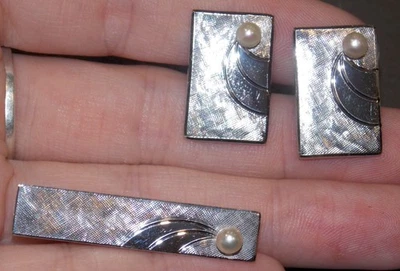 Juego de barra de corbata gemelos de perlas de plata esterlina triángulo firmado de colección para hombre Foto 1 de 4