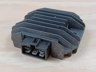 Yamaha YZF600R Thundercat Voltage Regulator Rectifier Genuine OE 1996 - 2003 - Image 1 of 4