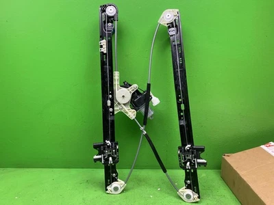 LAND ROVER DISCOVERY 5 Right Reat  Window Regulator Winder mech  LR5 L462 17- - Image 1 of 2