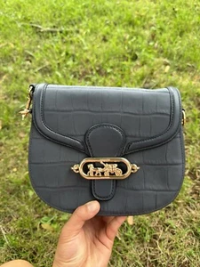 Borsa a tracolla Coach Jade Saddle nuova con etichetta - blu navy, croc goffrato - Foto 1 di 8
