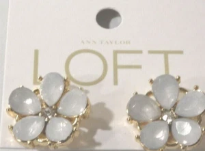 Aretes para mujer Ann Taylor con flores de ópalo dorado nuevos con etiquetas 29,50 - Imagen 1 de 4