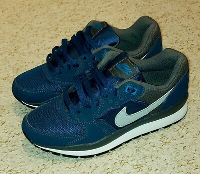 nike 448423-401RARE NIKE AIR WINDRUNNER Navy Blue Used TRAINERS SIZE UK 4 - Image 1 of 4