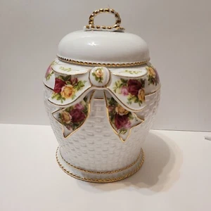 Royal Albert Old Country Roses Large Biscuit Box Ribbon Cookies Jar Vintage - Picture 1 of 7
