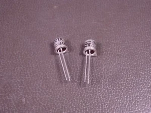 2 Stück 2N2907A ST Microelectronics PNP Transistor 60V 0,6A 3 Pin TO-18 NOS - Bild 1 von 1
