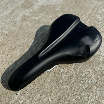 Bicicleta eléctrica Specialized Milano Comfort Core Saddle Body Geometry Gravel GEL - LEER Foto 1 de 4