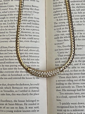 Collar plano años 80 christian dior tono oro con piedras preciosas transparentes Foto 1 de 4