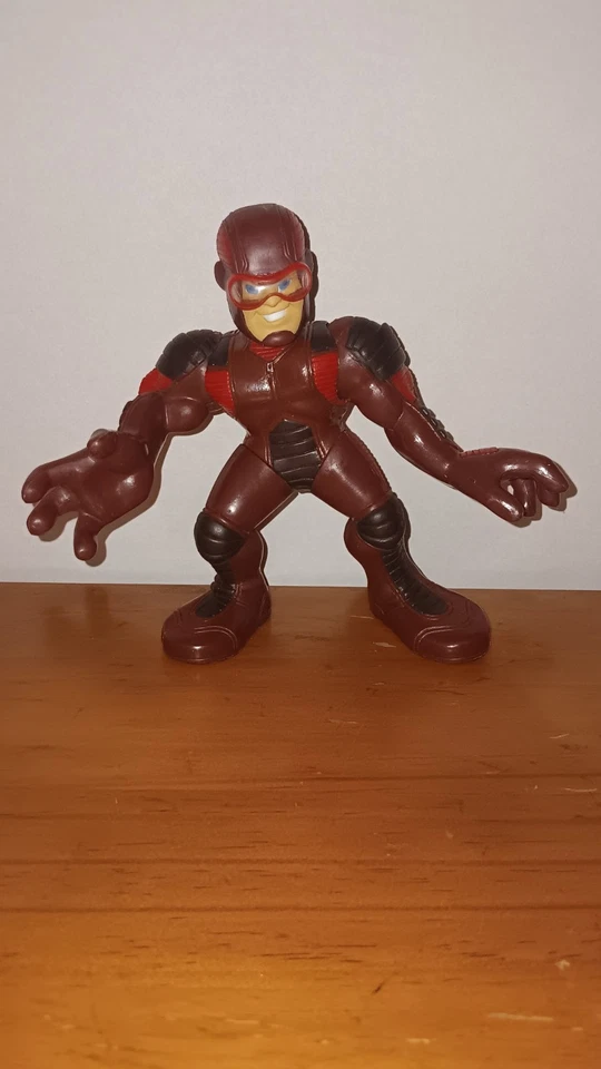 Impresionante figura de acción Marvel Super Hero Squad Giant Man  Foto 1 de 4