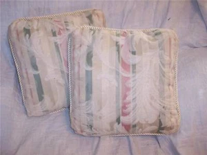 Par de almohadas con estampado crema y pastel 16 x 16 (PL52) - Imagen 1 de 1