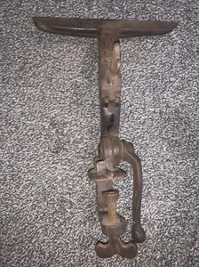 ANTIQUE CAST IRON SAW FILING VISE MARKED CWK 1800’s 9-3/4” Vise - Picture 1 of 8