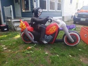 Gemmy Airblown Grim Reaper Motorcycle Scene Inflatable Halloween Lawn Decoration - Bild 1 von 5