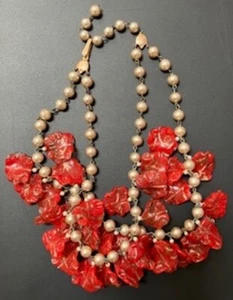Raro Collar Chokr Vintage Perlas de Plata de Dos Hebras con Volantes de Coral de Celuloide - Imagen 1 de 5