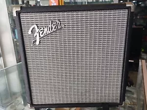 FENDER RUMBLE 15 GUITAR / BASS AMPLIFIER - Picture 1 of 24