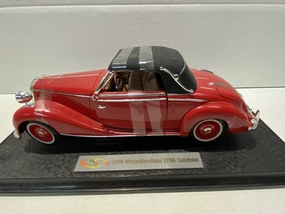 Красный кабриолет Signature Models 1950 Mercedes-Benz 170S масштаб 1:18 #18123 - Изображение 1 из 4
