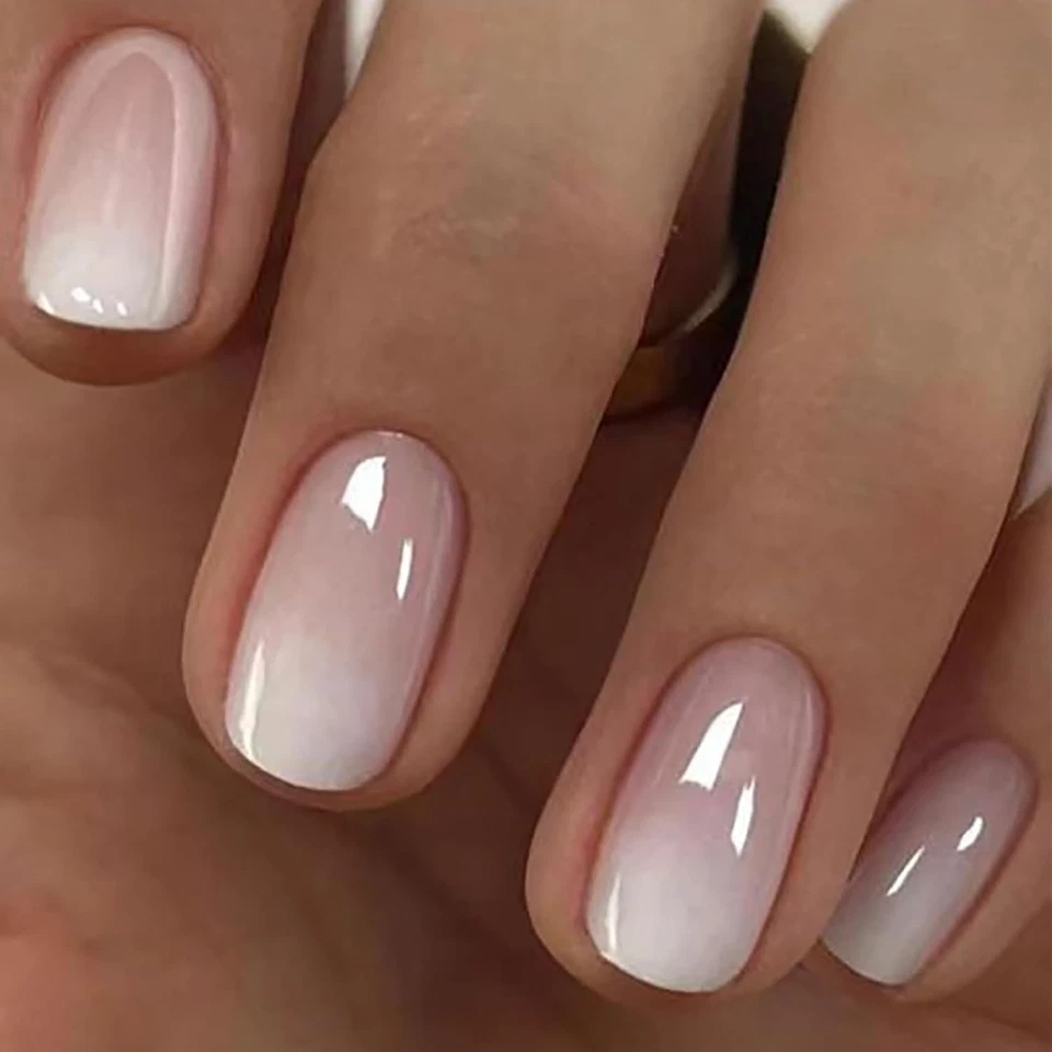 24Pcs Press on Nails Kurze Quadratische Chrom Falsche Nägel mit Design French Ak