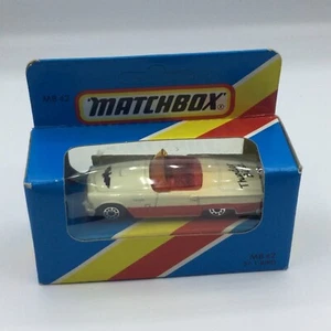 Matchbox 1-75 MB42 '57 Ford T-Bird Cream on Red MIB Unpunched - Imagen 1 de 5