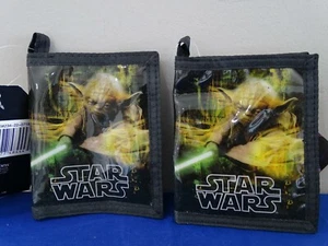 2 Star Wars Yoda Bifold Wallets Q4 - Foto 1 di 3