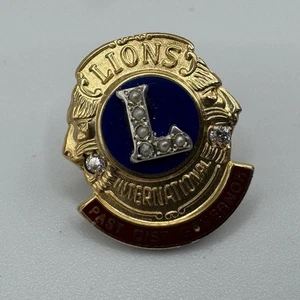 Pin's ancien LION’S CLUB - Diamants Véritables - Foto 1 di 3
