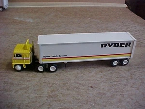 Ryder Freight System w Mack Superliner Tractor 1988 Winross 1/64th Scale Truck - Picture 1 of 6